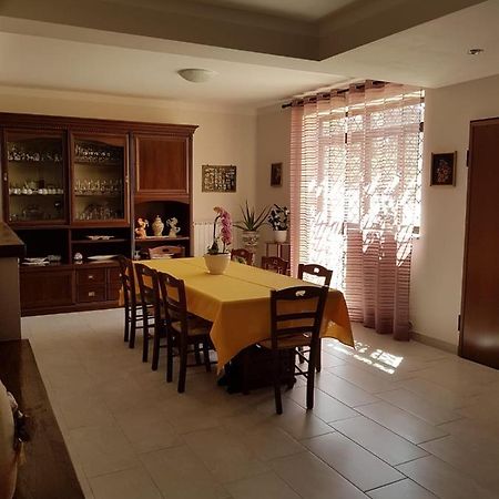 B&B La Casetta Di Lilly Amelia Luaran gambar
