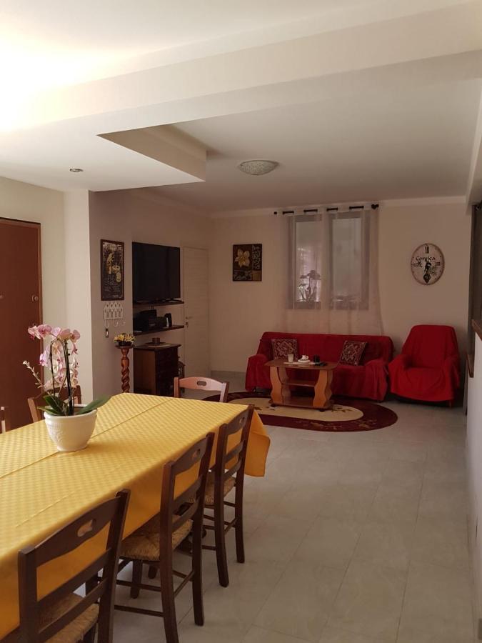 B&B La Casetta Di Lilly Amelia Luaran gambar