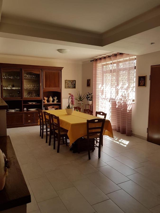 B&B La Casetta Di Lilly Amelia Luaran gambar