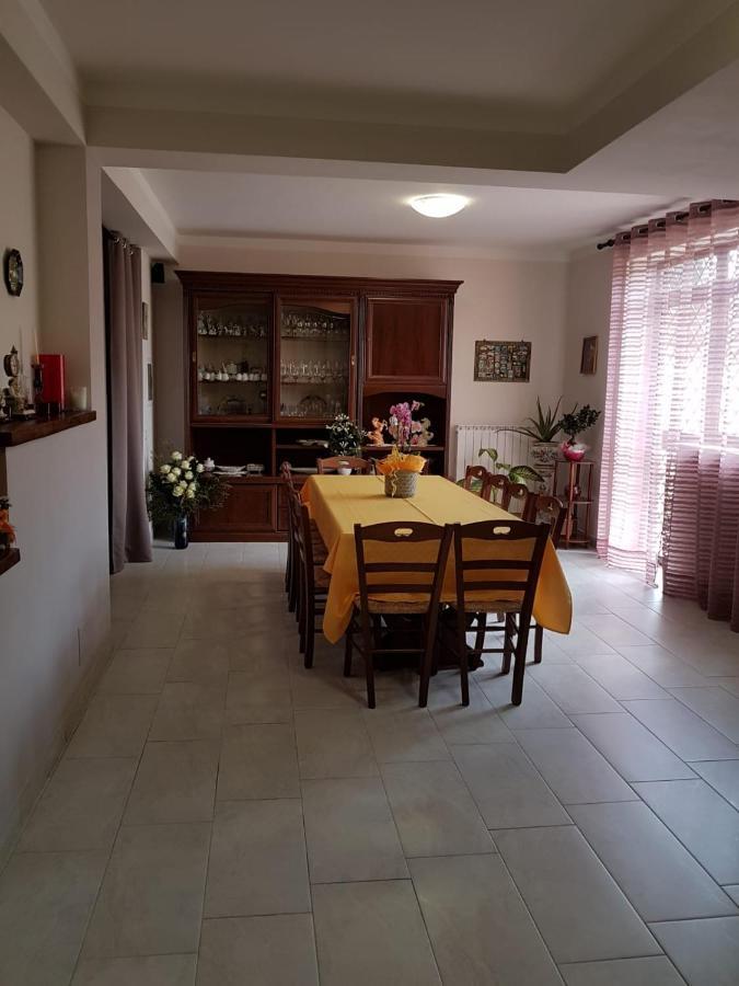 B&B La Casetta Di Lilly Amelia Luaran gambar
